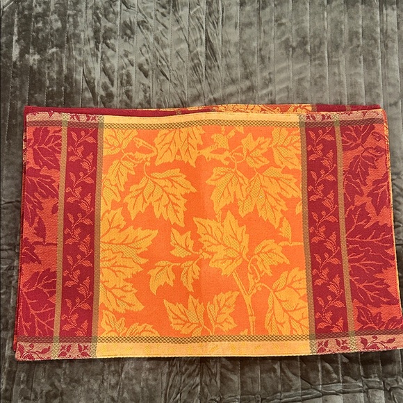 Set of 4 Autumn Leaf Patterned Placemat - Picture 7 of 9